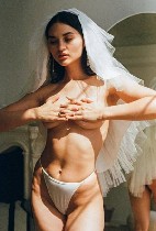 м.  Петроградская,  Приглашаю в гости.  Проф массажистка.  Хорошее настроение гарантирую ...