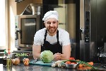 Производство готового питания приглашаем на работу вахтовым методом мужчин(без опыта) :  г.  Санкт-Петербург.  

Приготовление/Упаковка/Сборка/Погрузка-готовых обедов
(рассматриваем выпускников тех ...