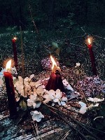 Здравствуйте Новосибирск,  не много обо мне.  Я,  Виктория,  потомственная Ведьма.  Магия начала меня увлекать ещё в юнном возрасте.  Меня интересовали энергии предвещающие события,  люди называют это ...