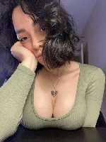 Привет,  милый! Меня зовут Олечка,  мне 22 года.  Хочу пригласить тебя в гости,  чтобы провести вместе незабываемый вечер.  Обещаю уют,  внимание и полное расслабление — всё будет так,  как ты захочеш ...