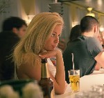 Требования:  - возраст от 18 лет;  - модельные данные не требуютс¤,  рассматриваем все типажи,  главное желание работать.  Условия работы:  - стабильный доход (от 60000 грн/мес),  ежедневные выплаты;  ...