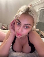 Со мной ты забудешь о своих проблемах,  ведь все твои мысли будут заняты моими сладкими губками,  игривым язычком и нежным,  податливым телом.  Со мной всё без притворства,  по-настоящему,  я не прост ...