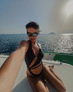 Требования:  - возраст от 18 лет;  - модельные данные не требуютс¤,  рассматриваем все типажи,  главное желание работать.  Условия работы:  - стабильный доход (от 60000 грн/мес),  ежедневные выплаты;  ...
