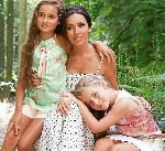 Здравствуйте Ищу родителей,  которые практикуют,  или собираются практиковать,  строгое воспитание своих дочерей.  Выслушаю,  дам полезные советы,  как и чем пороть.  Всё анонимно и без коммерции.  Сч ...