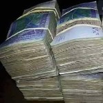 Я ставлю вам кредит от 2000 г. составил € 500 000 € до очень простые условия

Я предлагаю кредит между частности от 2000 до 5000 € € 000 для простых условий. Я также делать инвестиции и займы между  ...